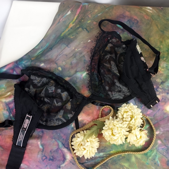 NWOT Victoria's Secret "Dream Angels Floral Embroidry" Black 38DD - Picture 8 of 12